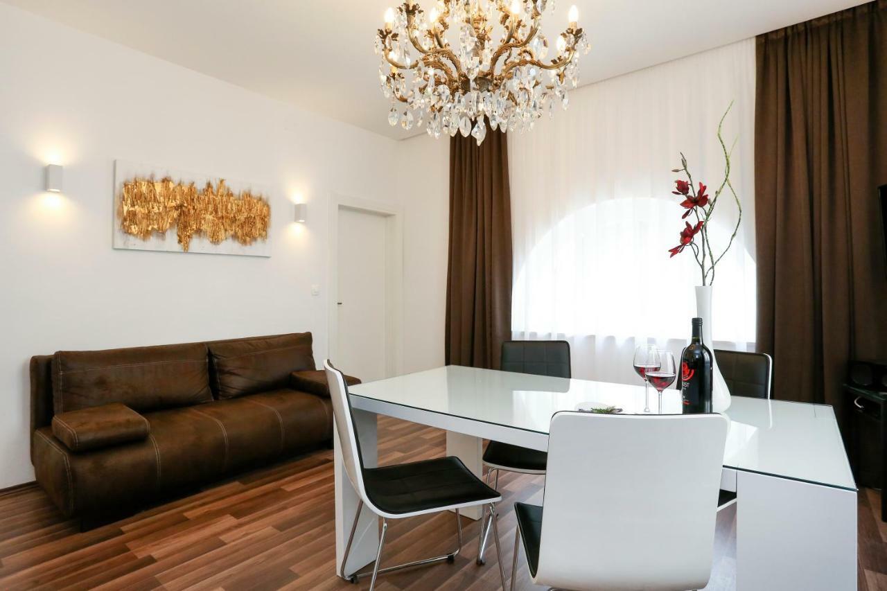 Marton & Martinis Superior - Spacious One-room - Excellent Location Within Walking Distance Of Diocletian's Palace And Bacvice - The Restaurants Within Walking Distance - Buralux * Split