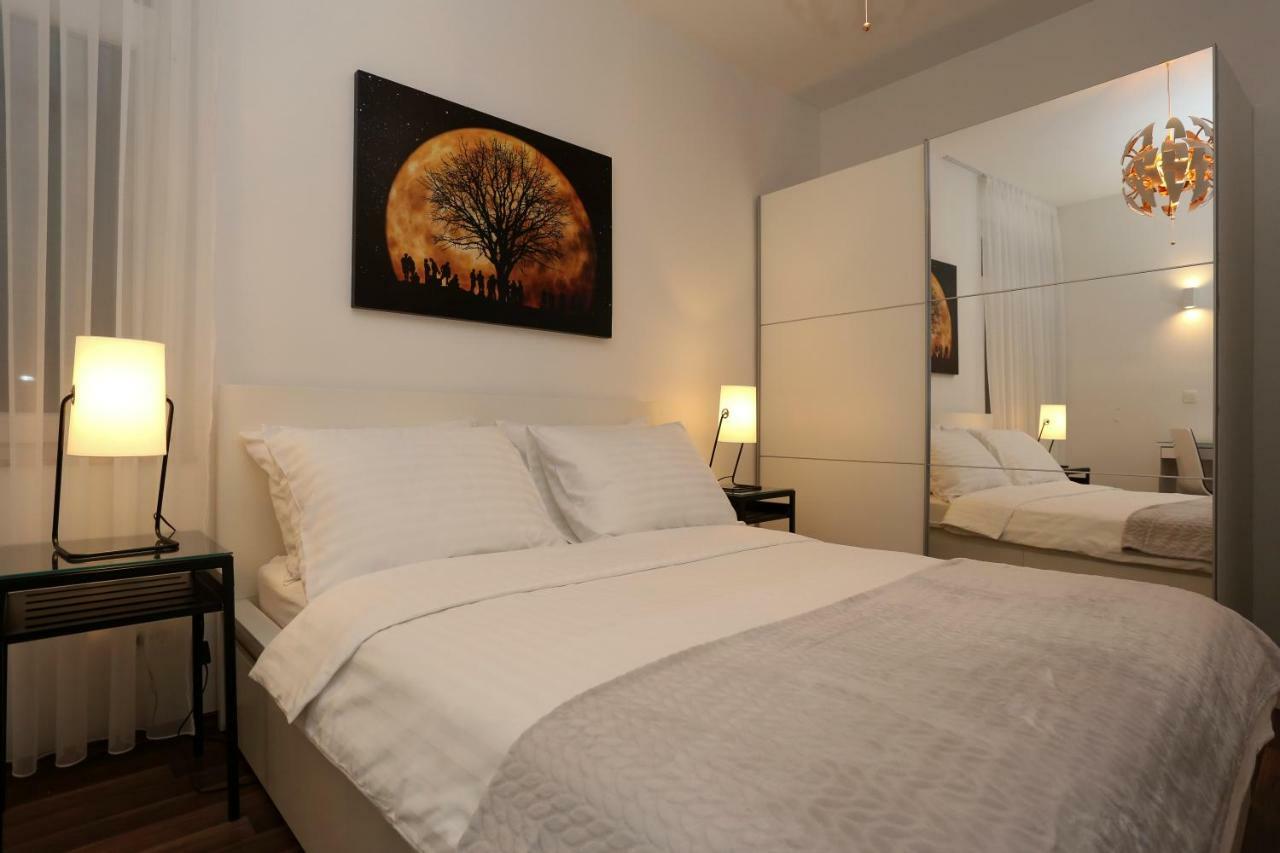Appartement Marton & Martinis Superior - Spacious One-room - Excellent Location Within Walking Distance Of Diocletian's Palace And Bacvice - The Restaurants Within Walking Distance - Buralux
