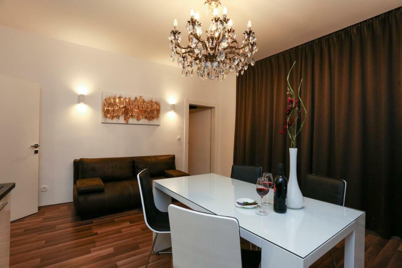 Appartement Marton & Martinis Superior - Spacious One-room - Excellent Location Within Walking Distance Of Diocletian's Palace And Bacvice - The Restaurants Within Walking Distance - Buralux Split