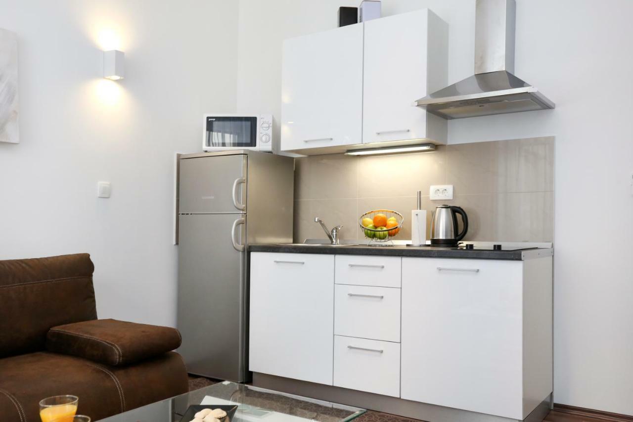 Marton & Martinis Superior - Spacious One-room - Excellent Location Within Walking Distance Of Diocletian's Palace And Bacvice - The Restaurants Within Walking Distance - Buralux Split