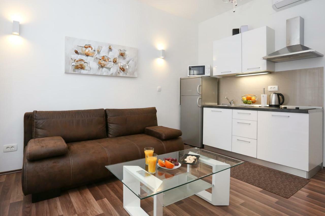 Appartement Marton & Martinis Superior - Spacious One-room - Excellent Location Within Walking Distance Of Diocletian's Palace And Bacvice - The Restaurants Within Walking Distance - Buralux *