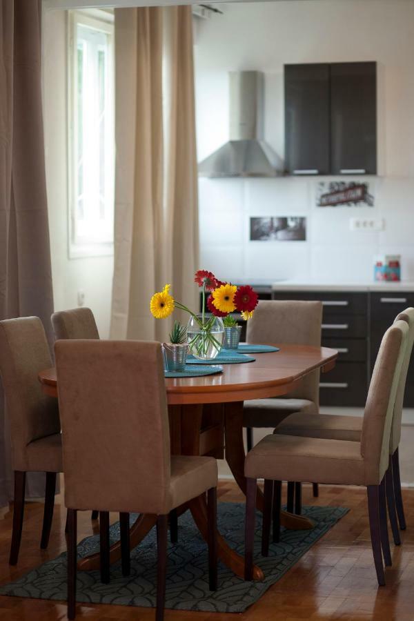 Viktorija Apartment *
