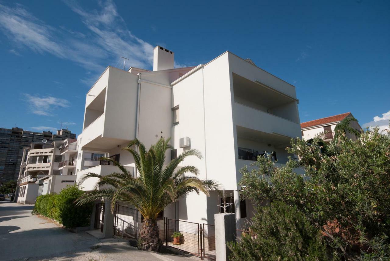 Raquil Apartment