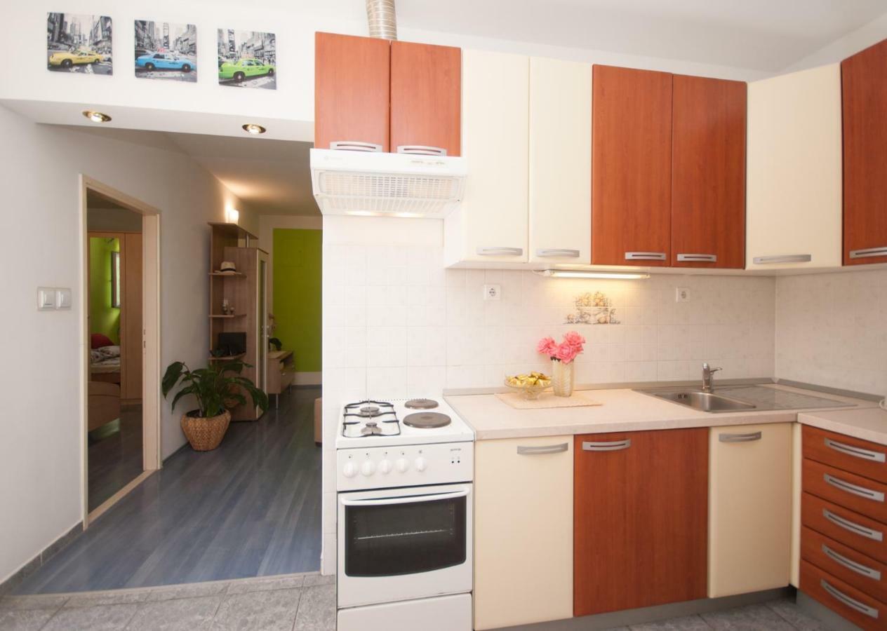 Raquil Apartment