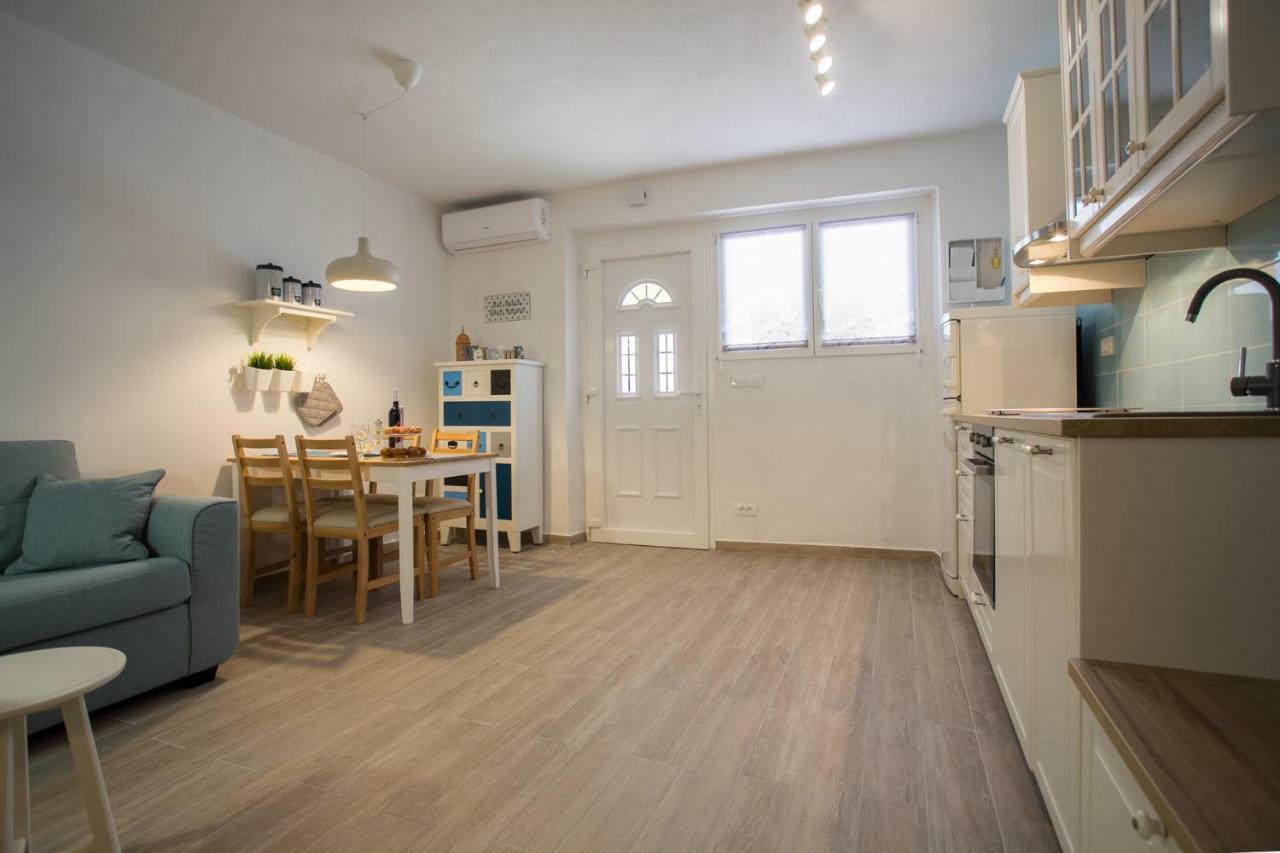 Cozy Coastal Gama Apartment