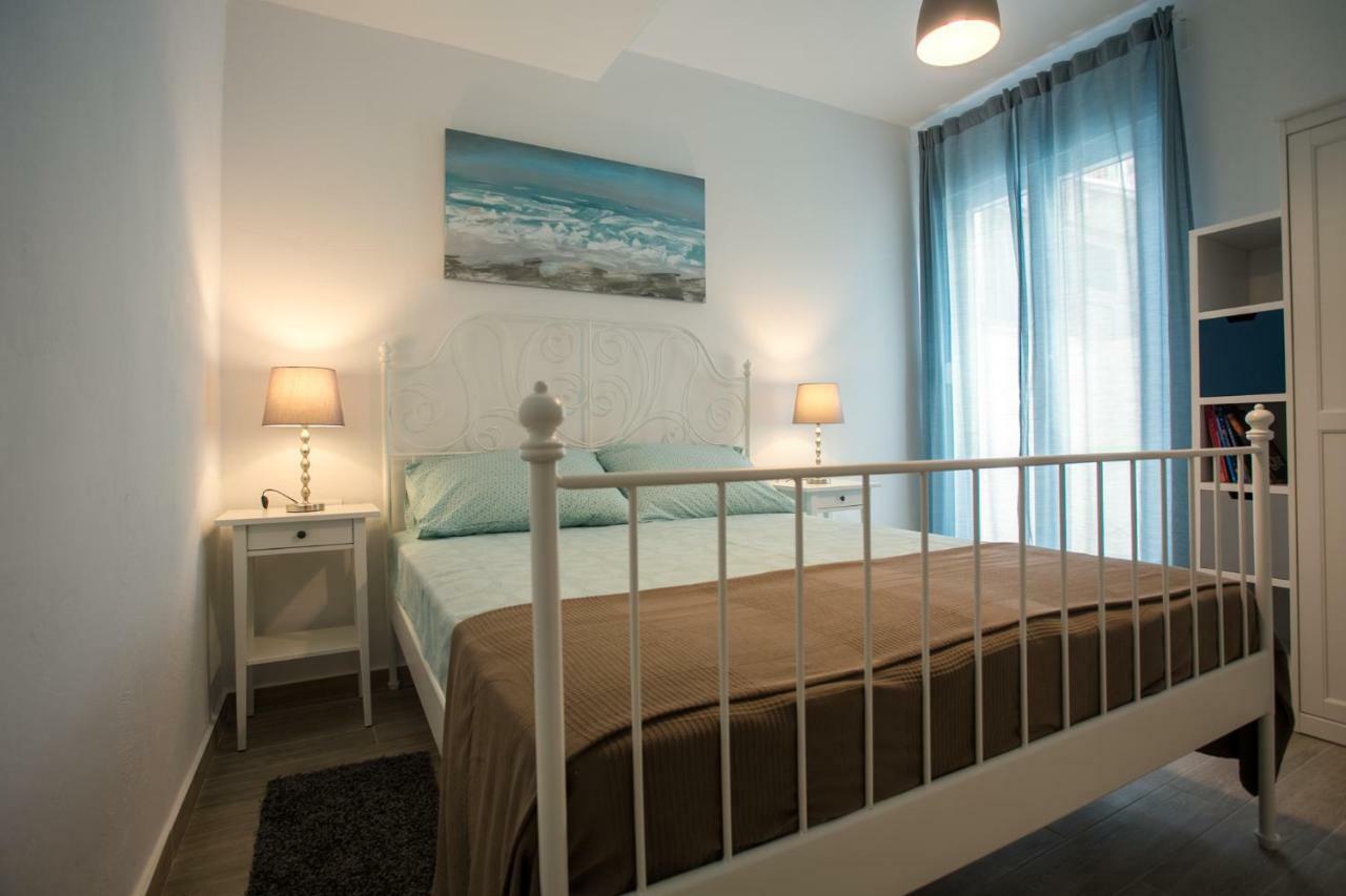 Cozy Coastal Gama