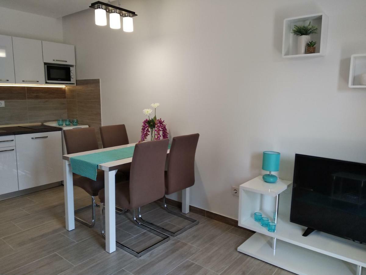 Nives In The Center - Free Parking Apartamento *