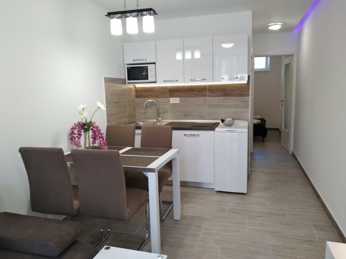 Nives In The Center - Free Parking Apartamento *