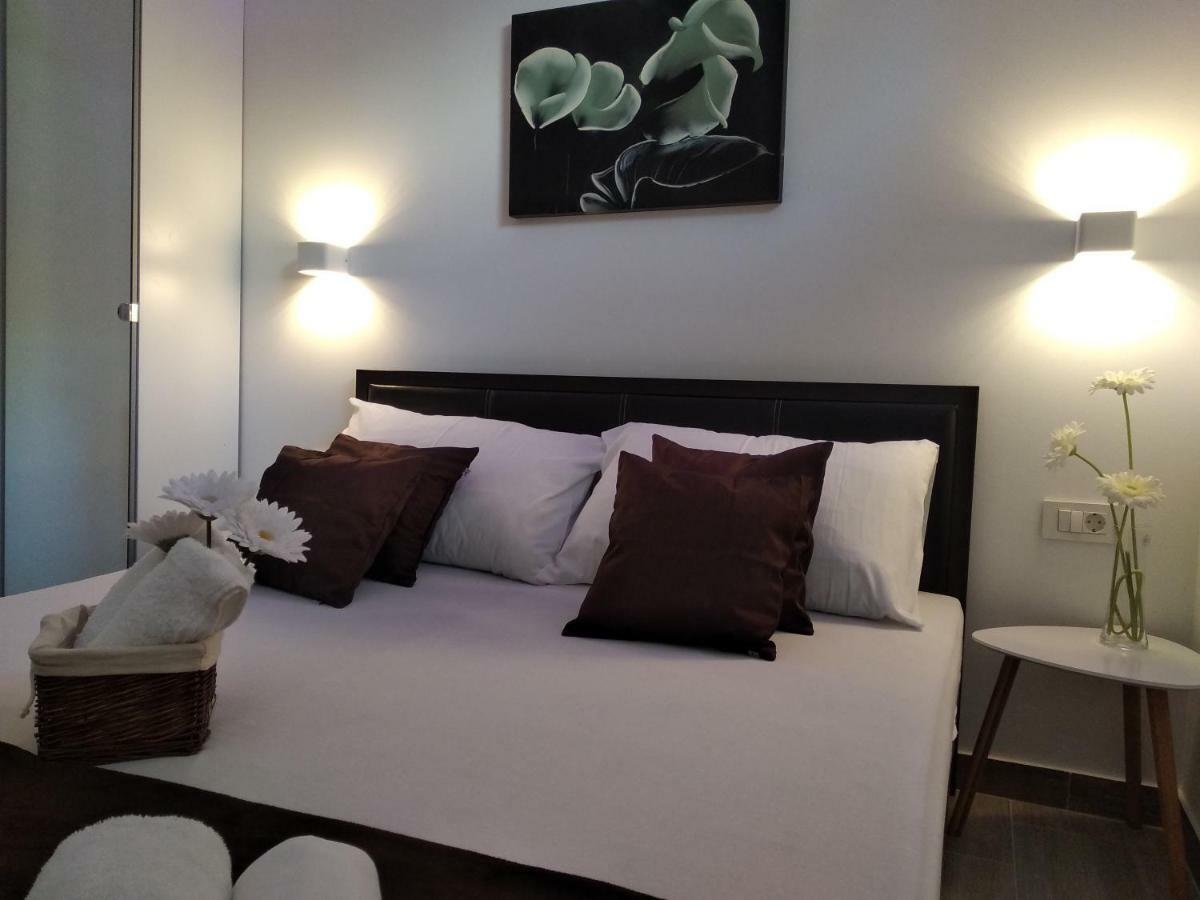Nives In The Center - Free Parking Apartamento *