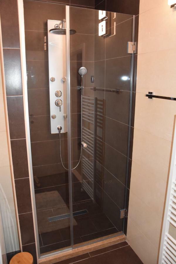 Deni Luxury Split
