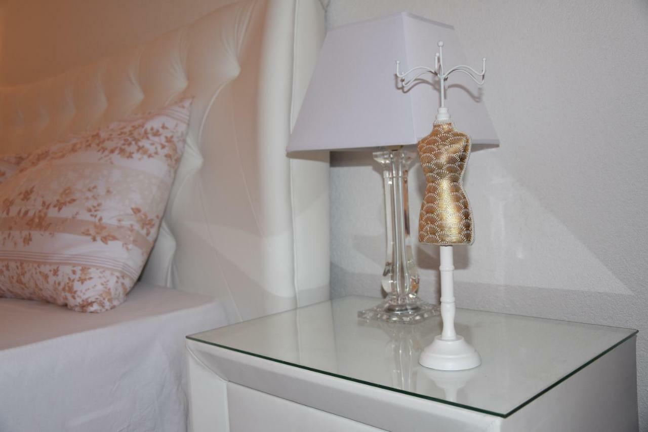 Deni Luxury