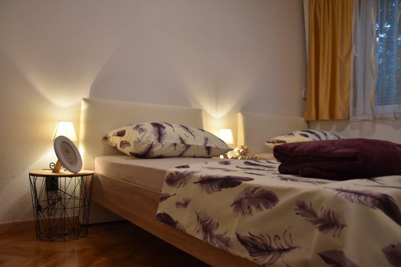 Deni Luxury *