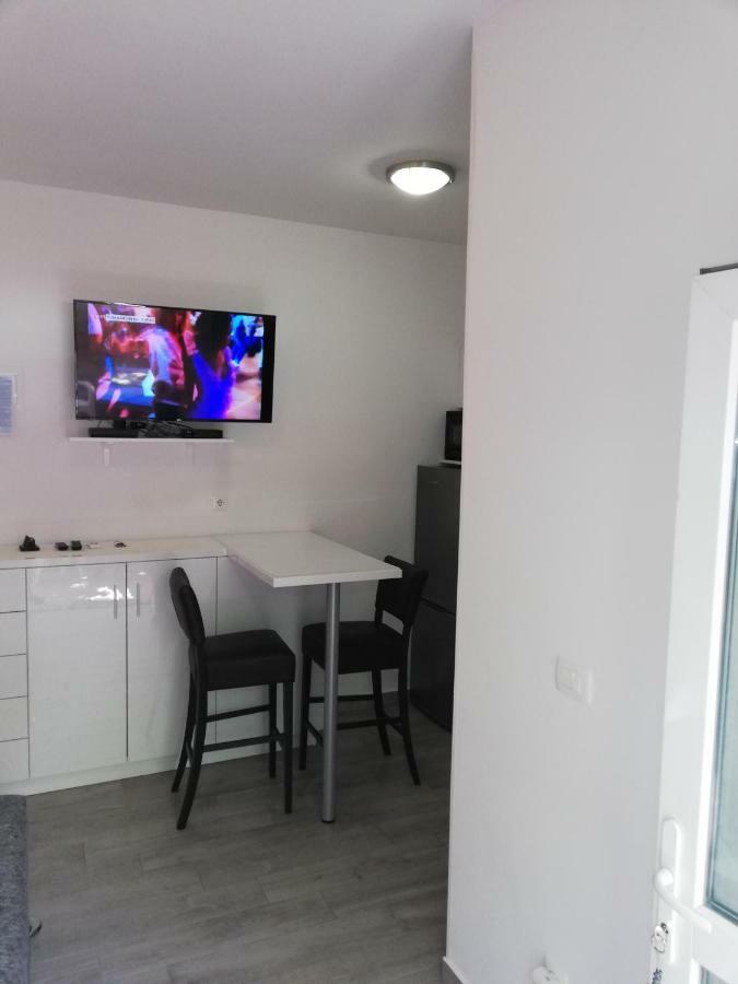 Vinko Apartment *