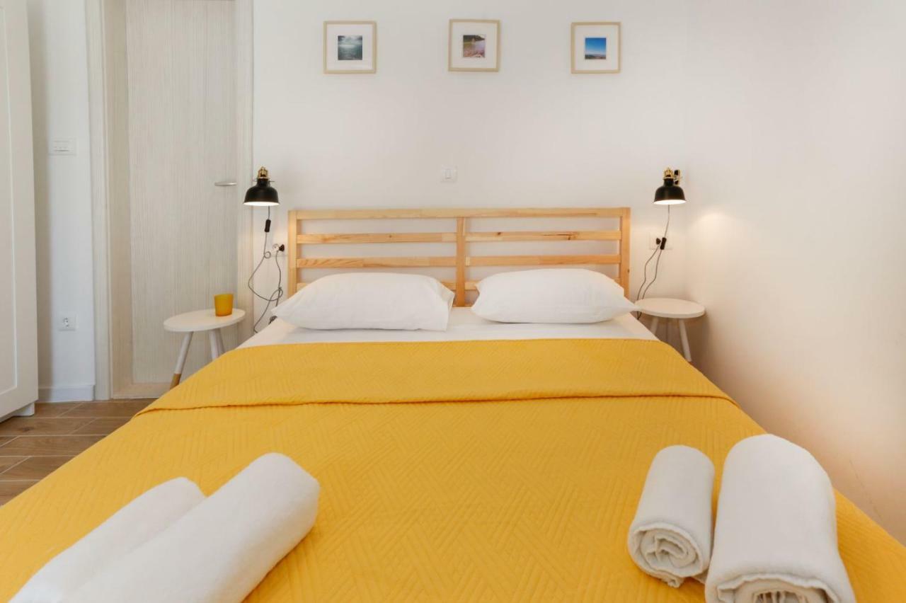 And Stone House Apartment
