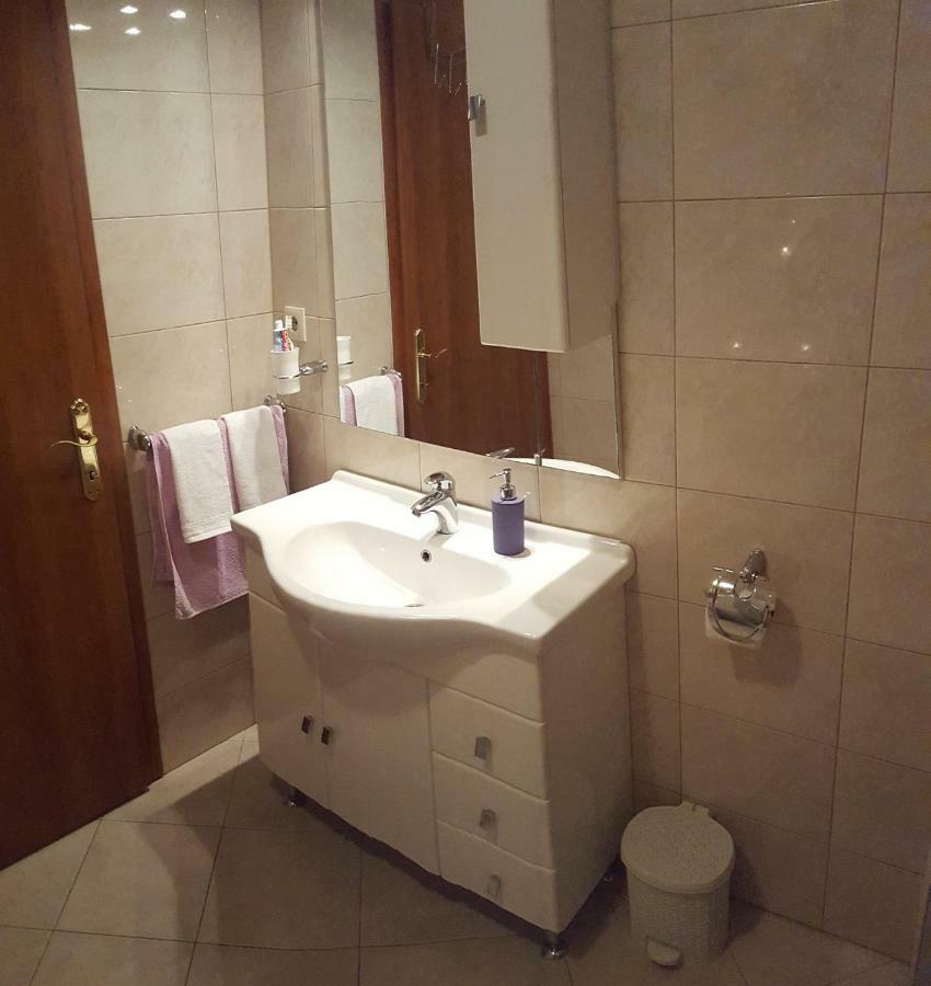 Apartman One *