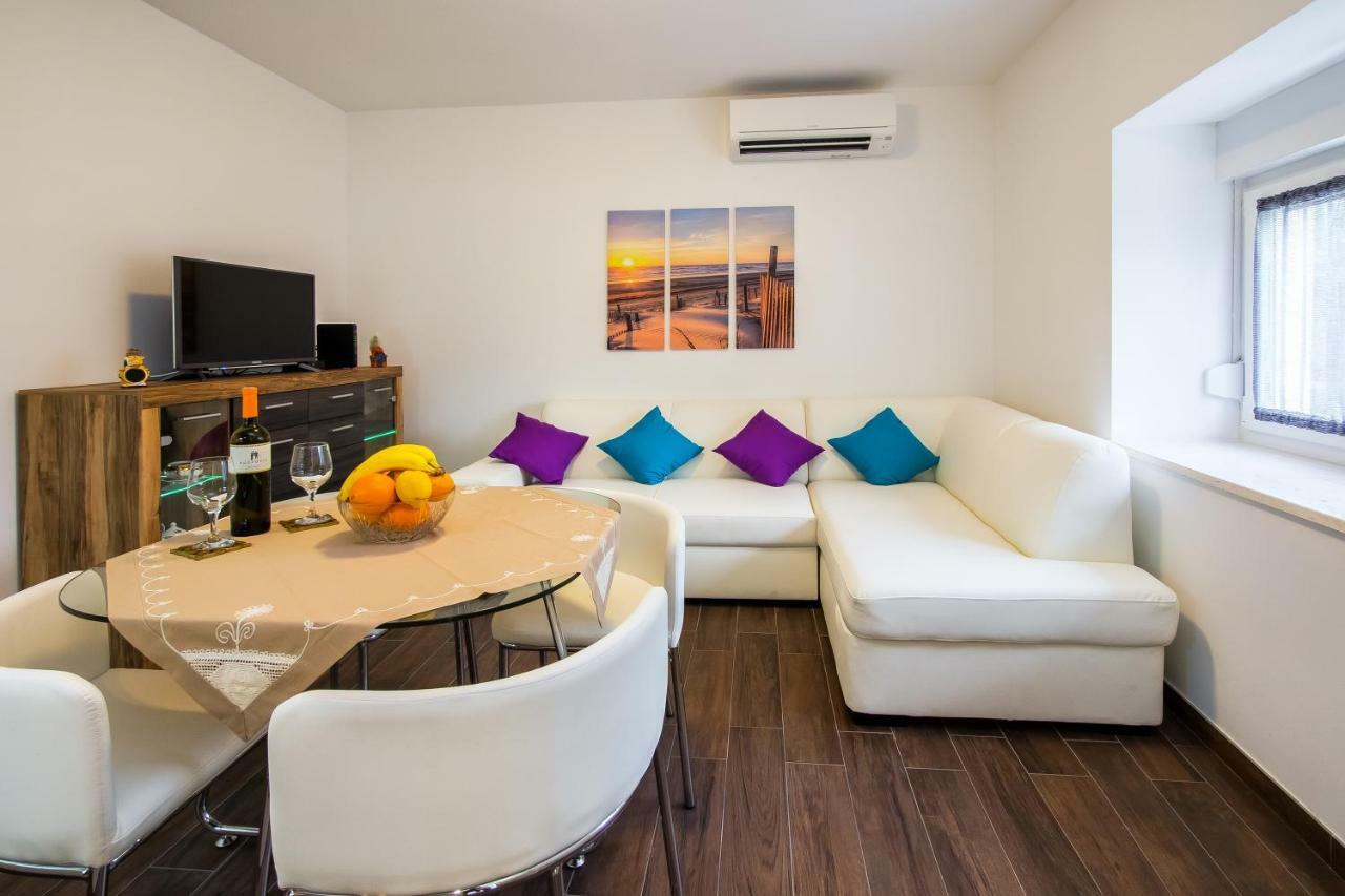 Mamma Leone Apartment Split