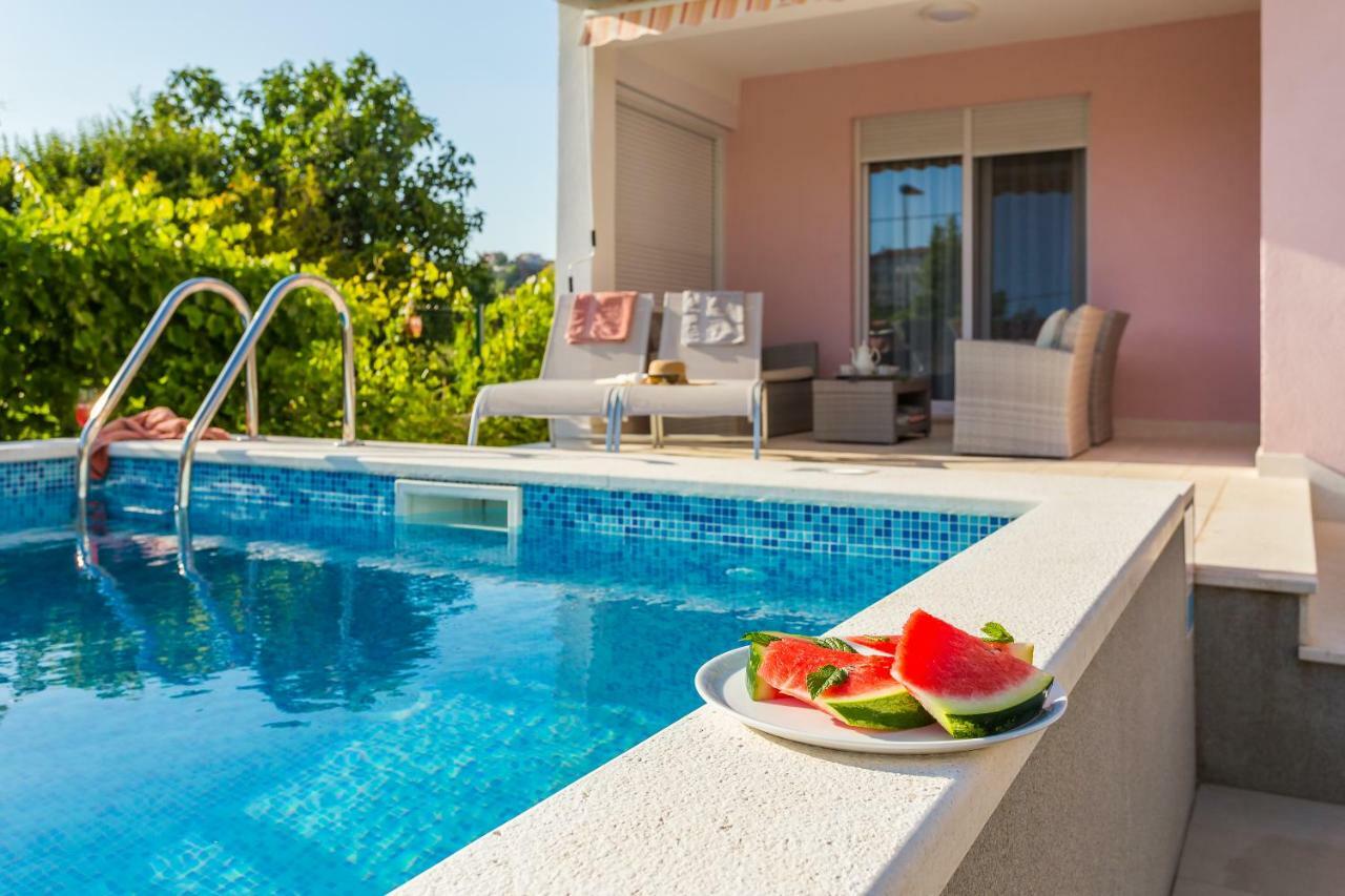 Sweet Marija With Heated Pool Villa *