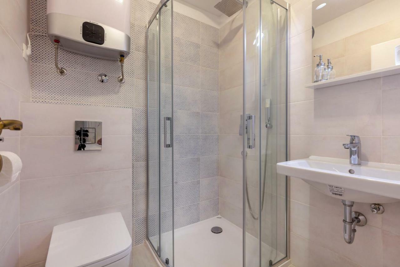 Apartment Insula *