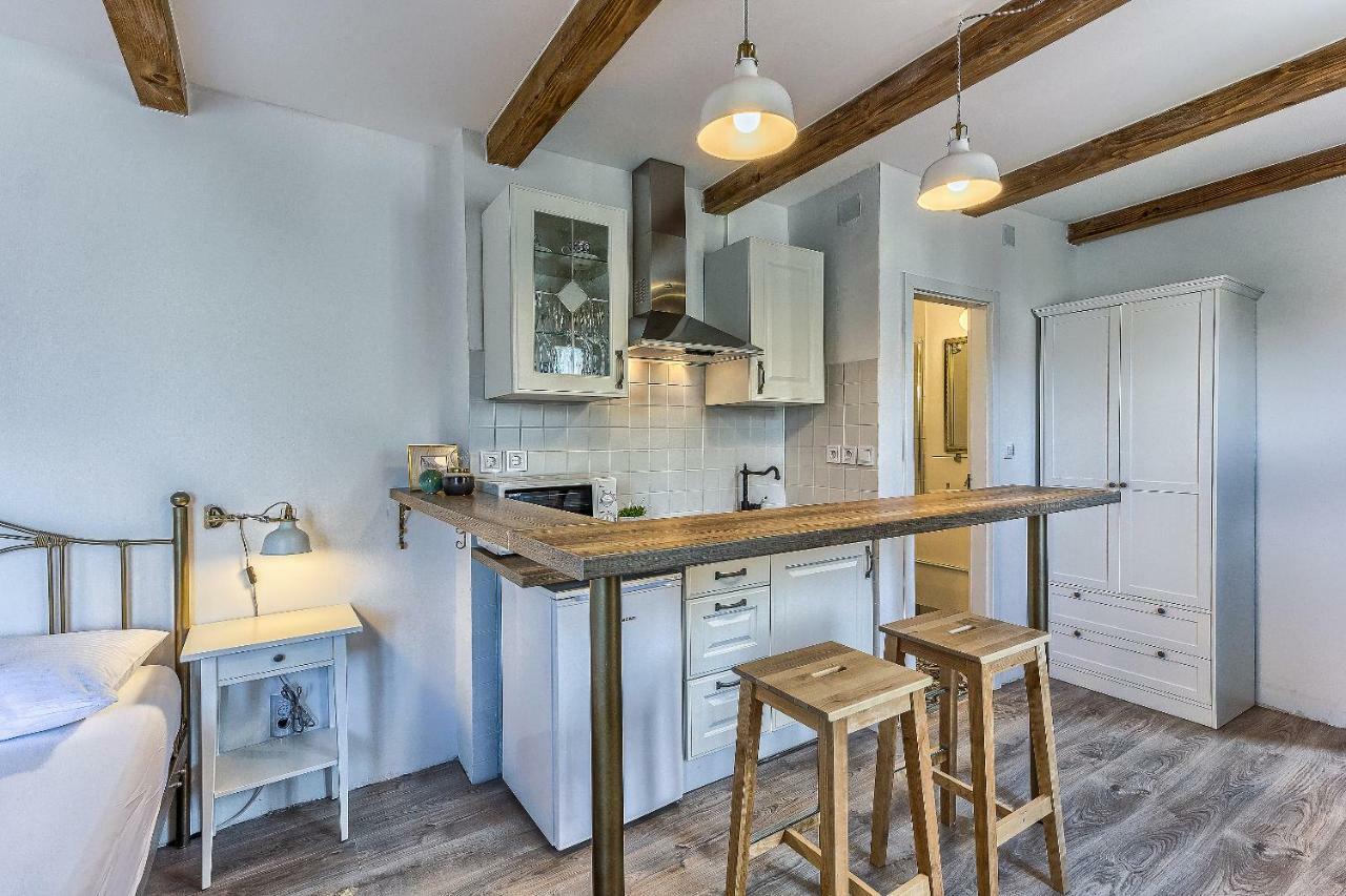 Charming Apartment *