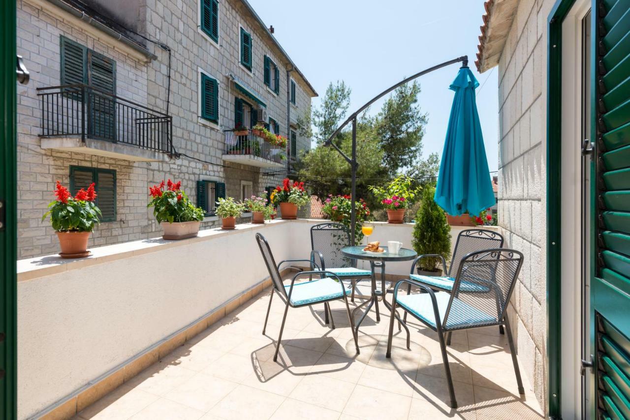 Apartment Abazur *