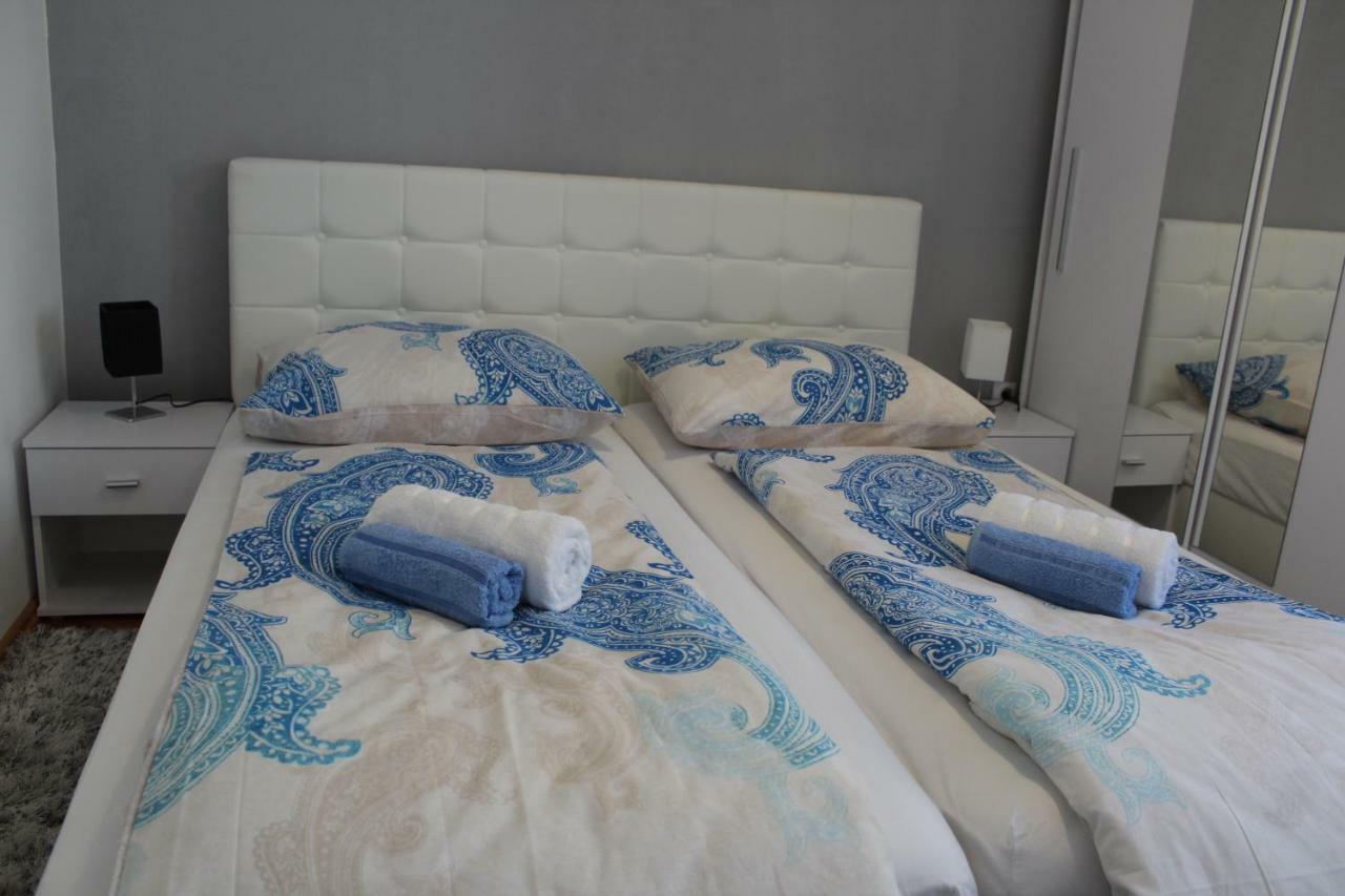 Cozy Mihaela With Balcony, Near Park Marjan & Old Town - Quiet Neighborhood *