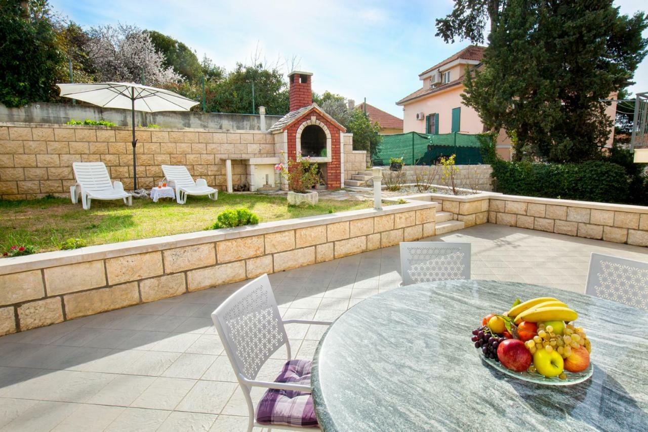 Dora Appartement *