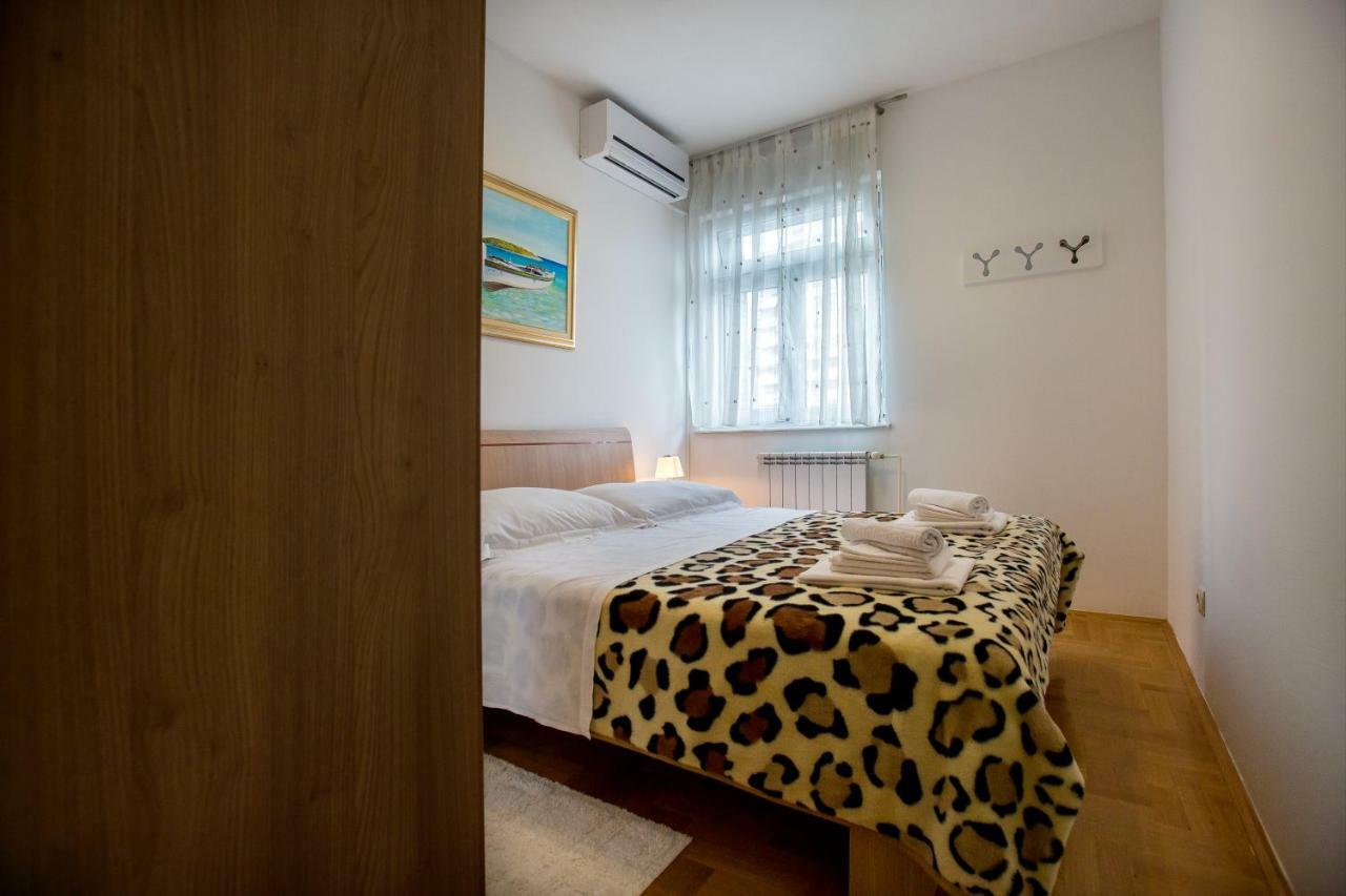 Apartments Dora *