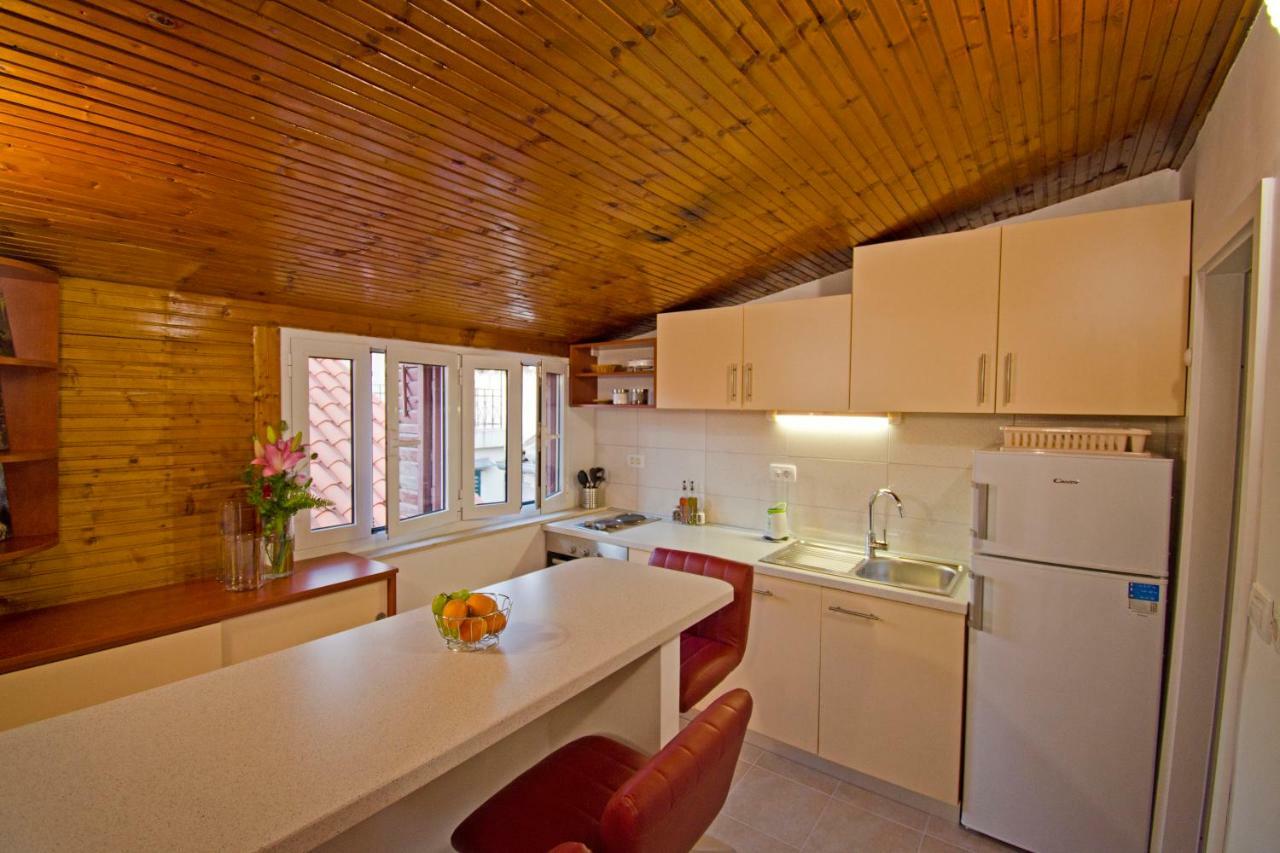 Apartment 3m Peristil Split