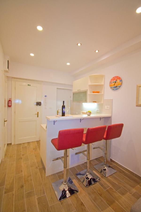 Apartment 3m Peristil Split