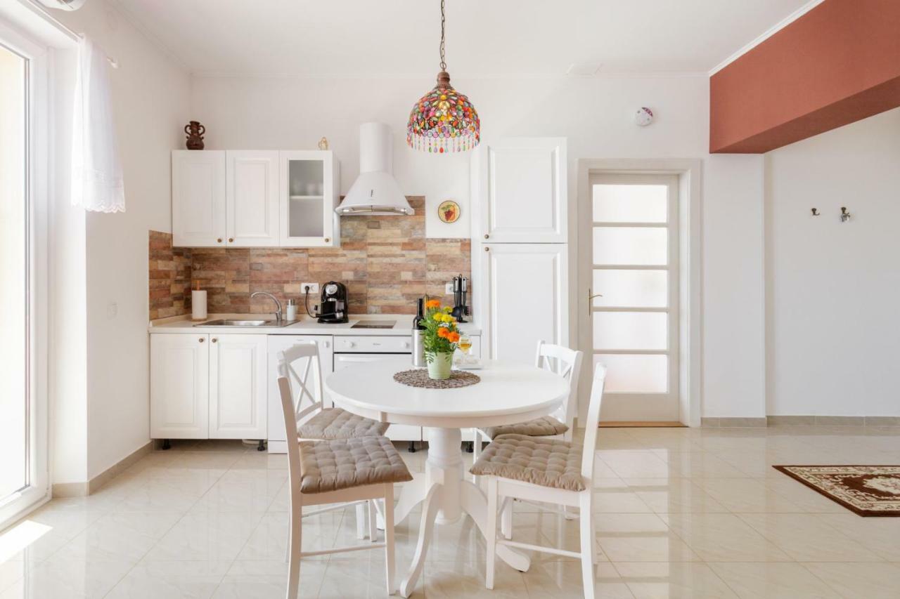 Apartment On The Coast-jere *