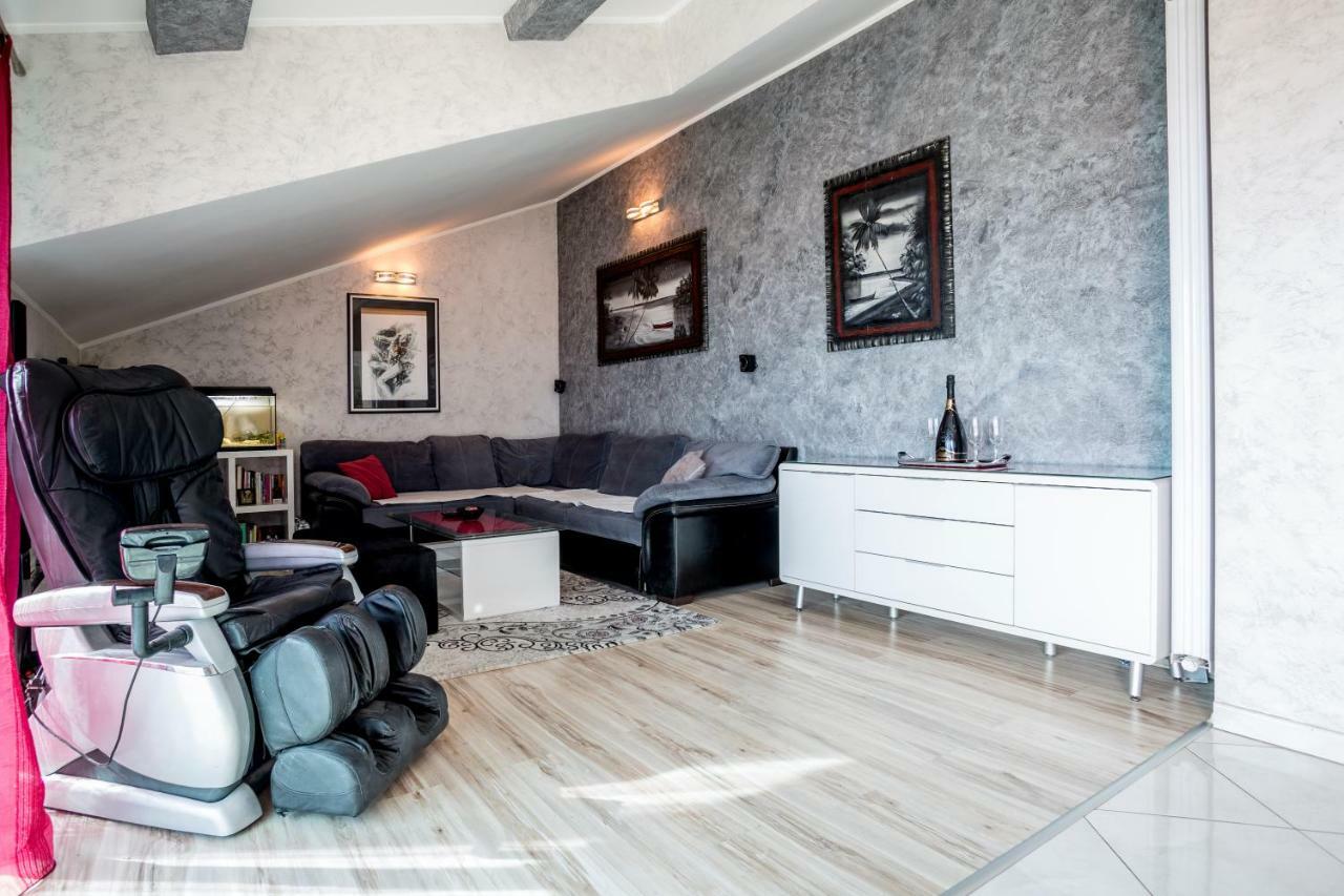 Alduk Apartment *