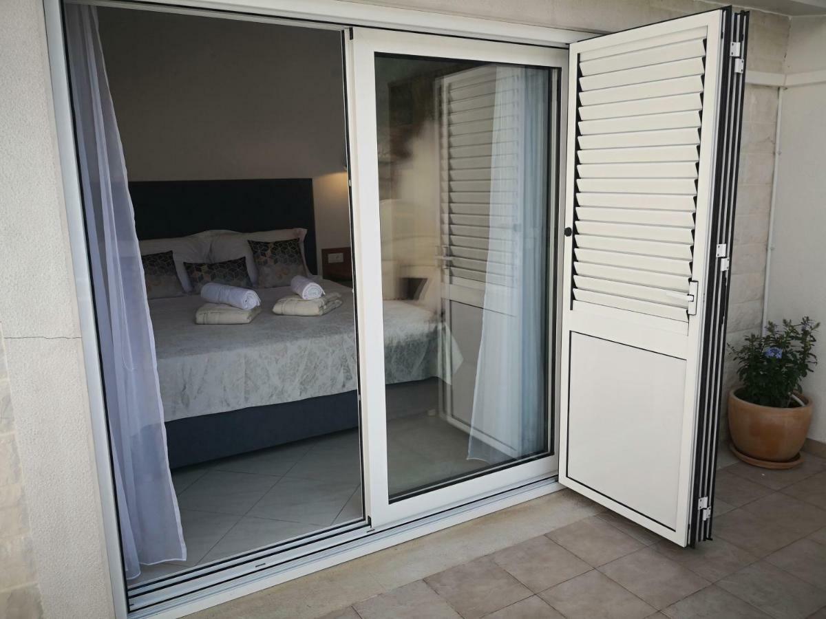 Private Oasis-villa Sandina Apartment *