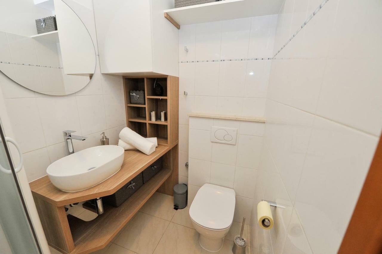 Private Oasis-villa Sandina Apartment