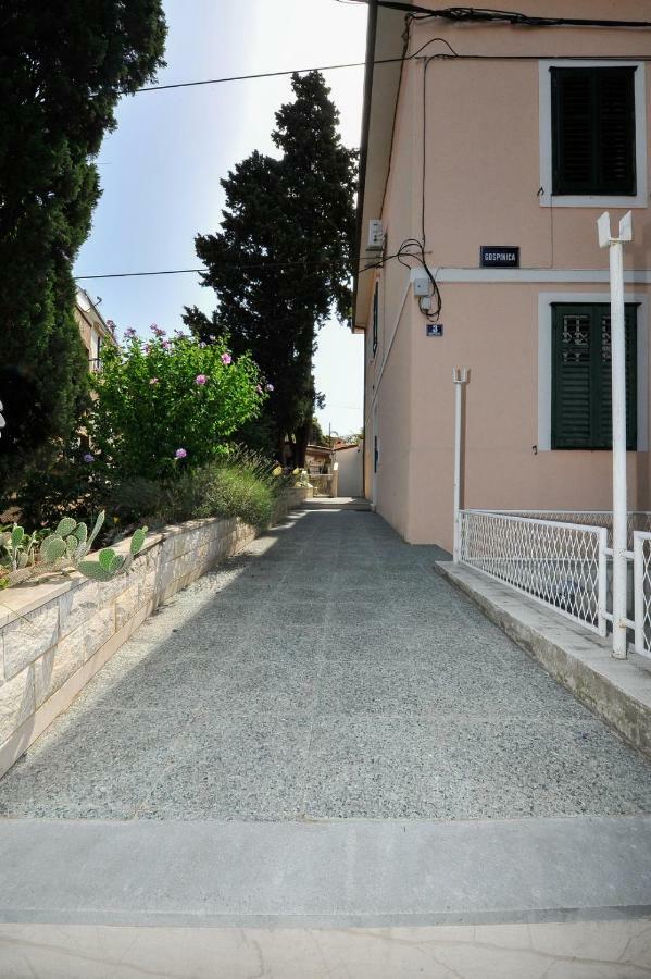 Private Oasis-villa Sandina *