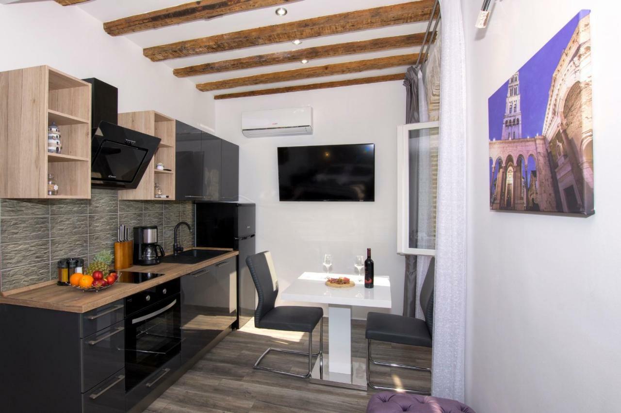 L&a Apartment Split