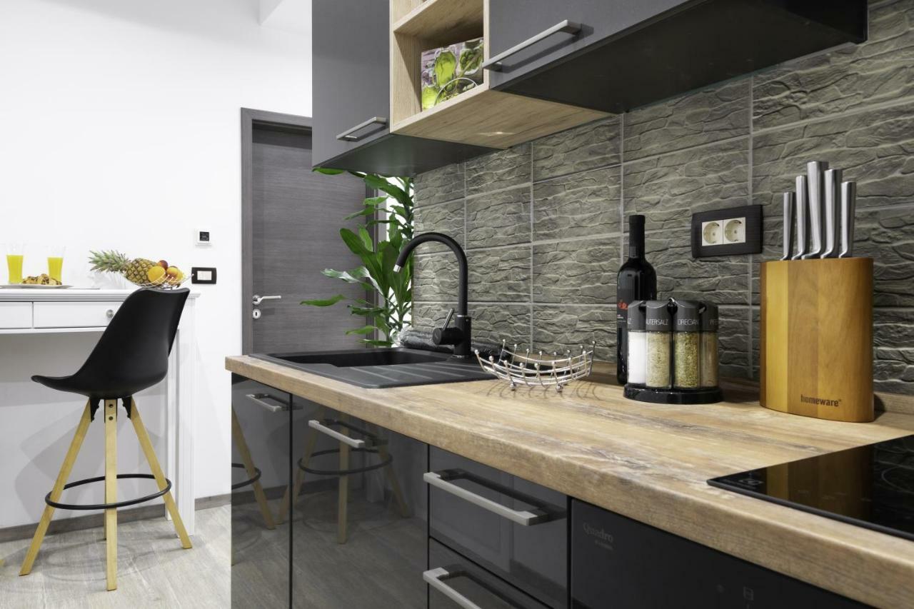L&a Apartment Split