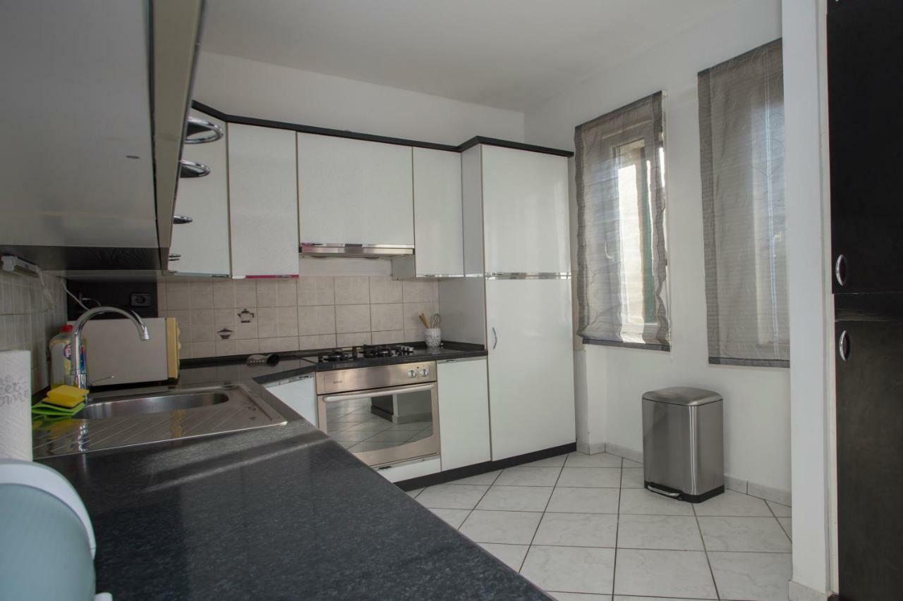 Apartment Apis
