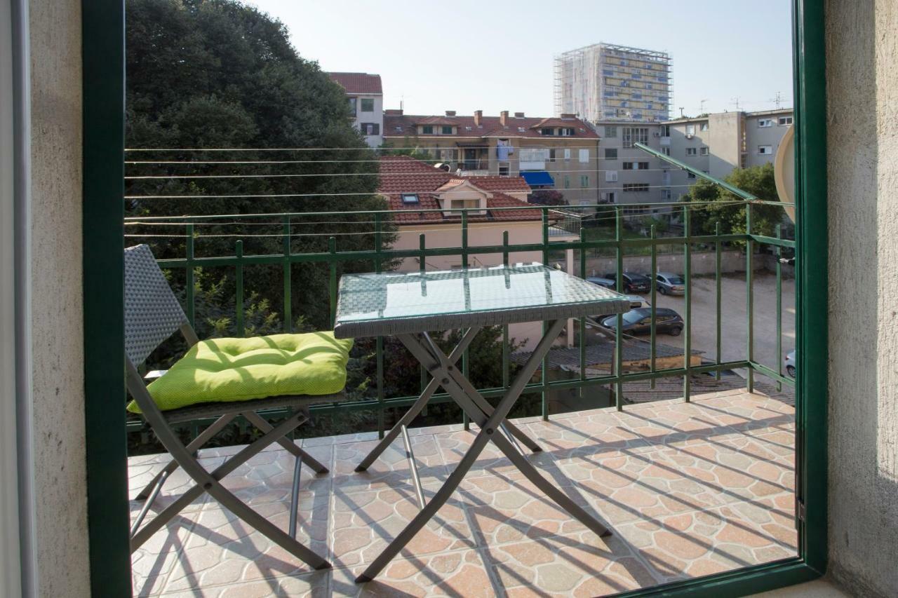 Apis Apartment Split