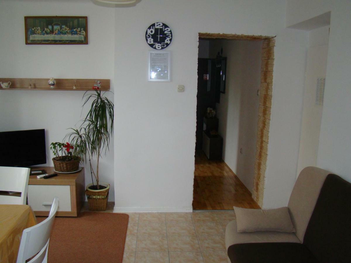 Apartment Adriana *