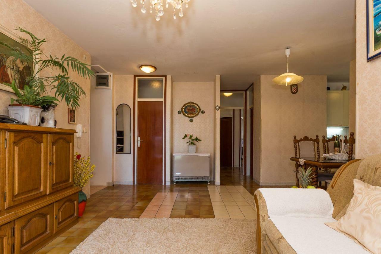 Apartment Apartman Melvan *