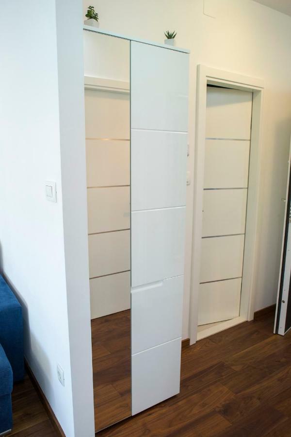 Tina Apartman