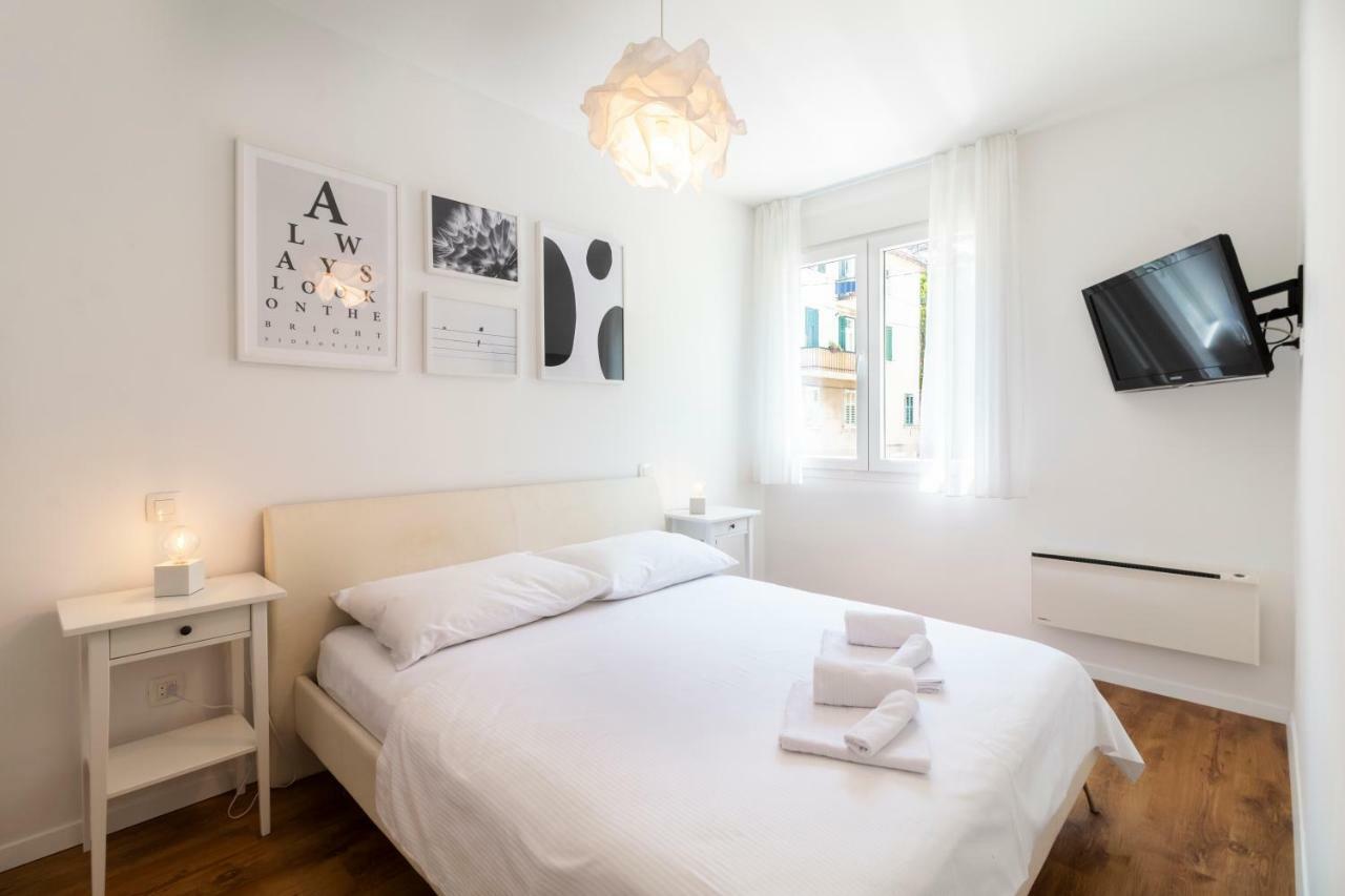 In Centre For 6 Apartment *