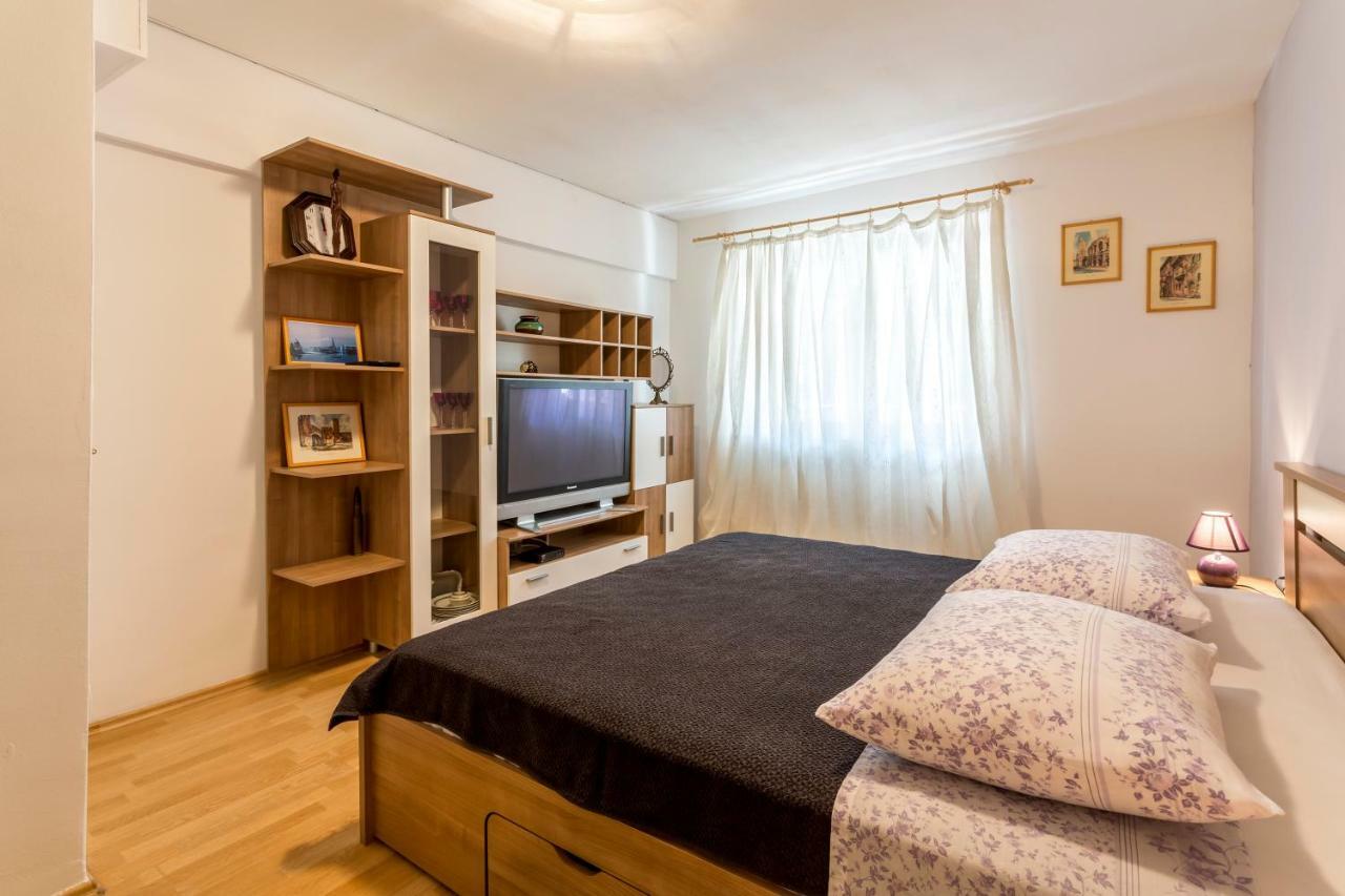 Modern Near The Beach And Center Of Apartment