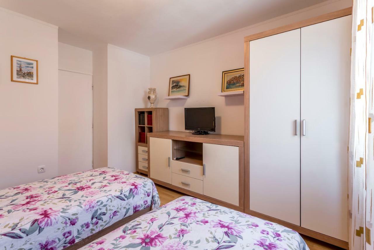 Modern Near The Beach And Center Of Apartment
