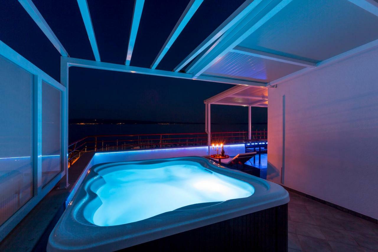 Apartamento Seaside Penthouse With Hot Tub Sky Living