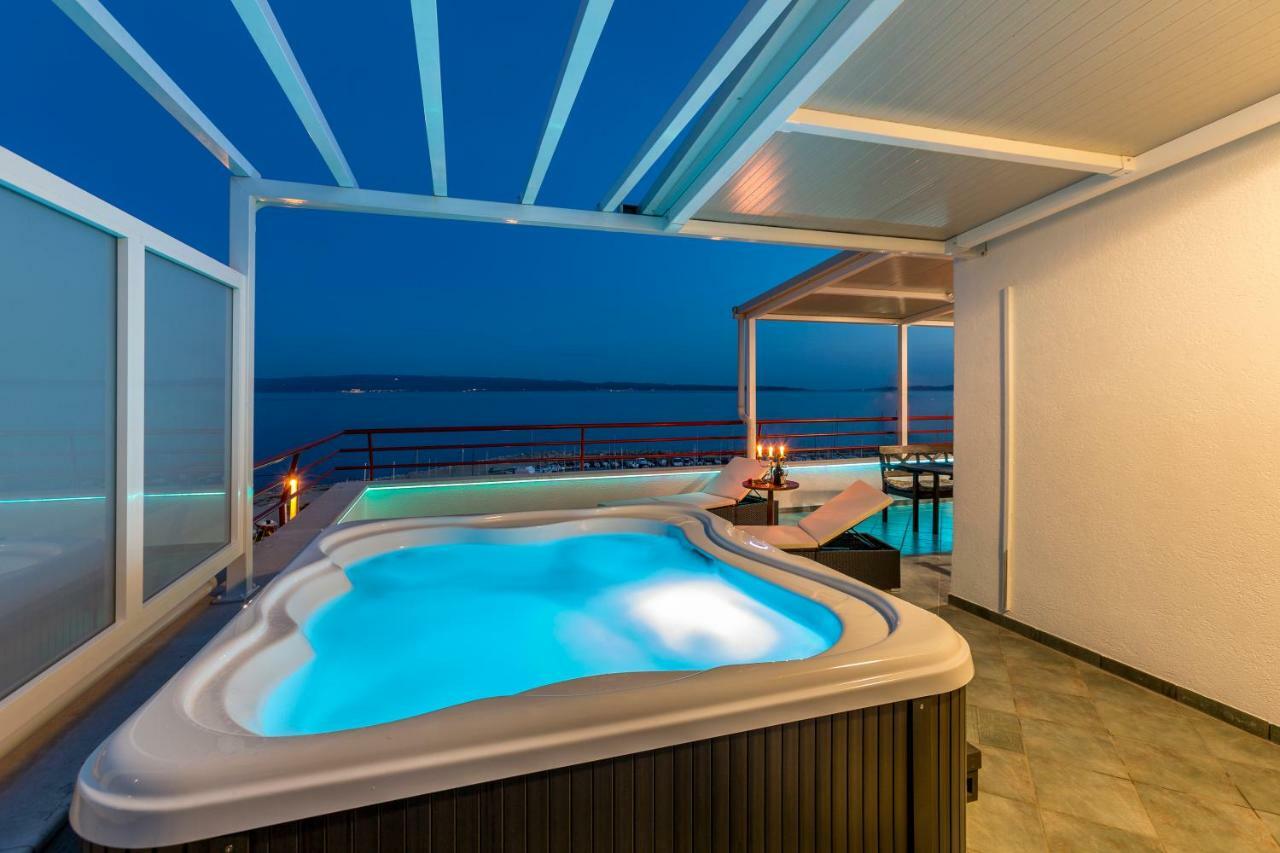 Seaside Penthouse With Hot Tub Sky Living Split