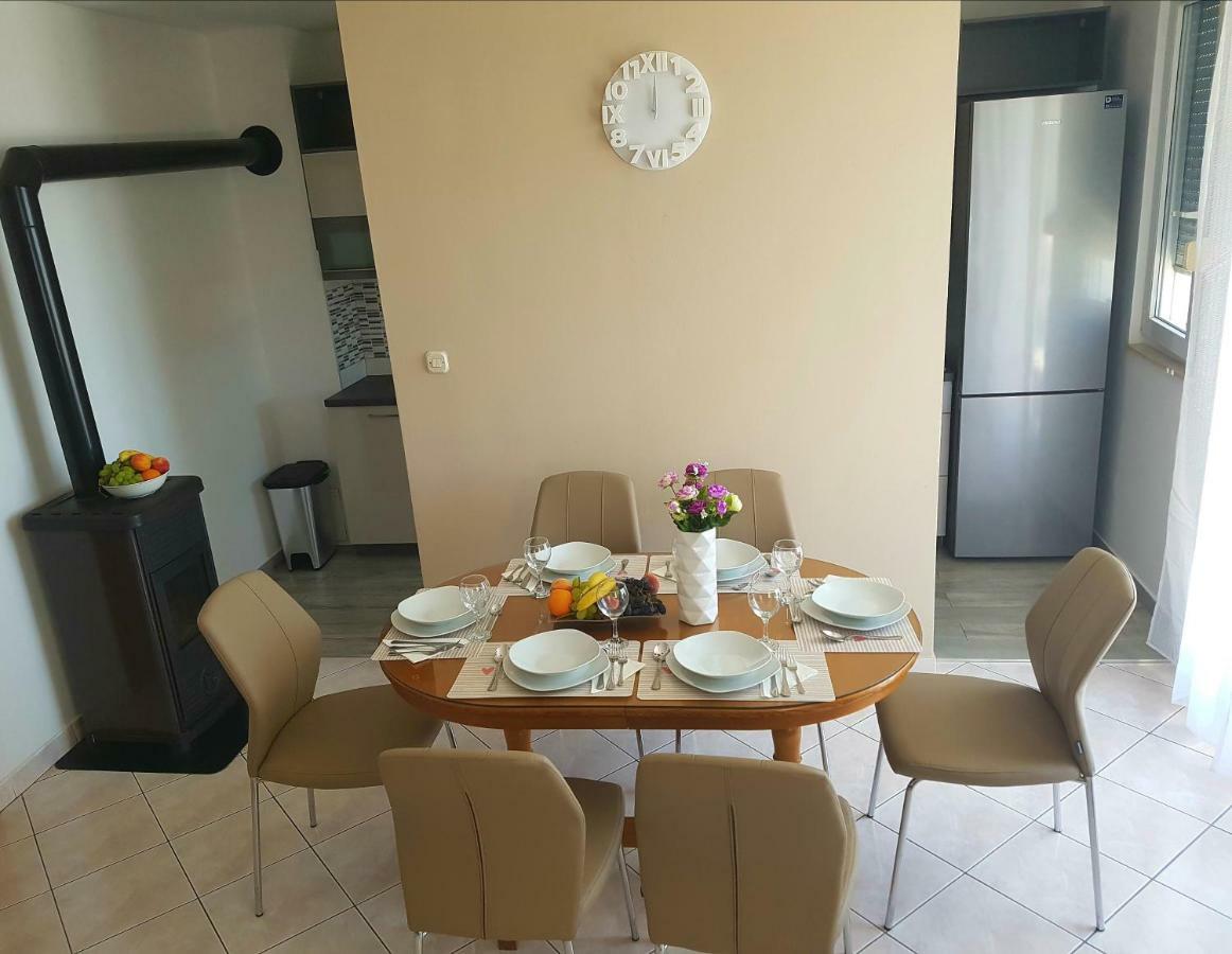 Sea View Apartment *
