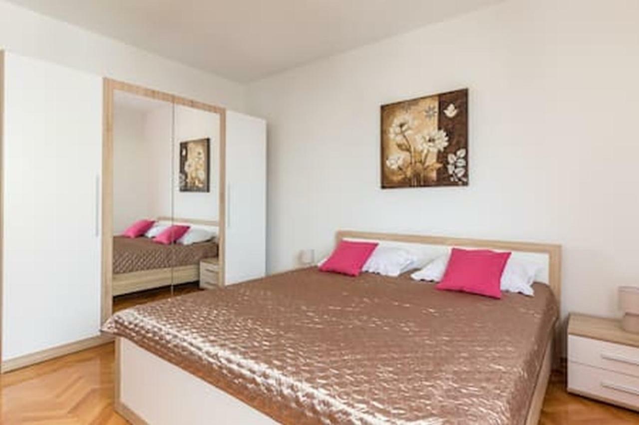 Apartment-center Of