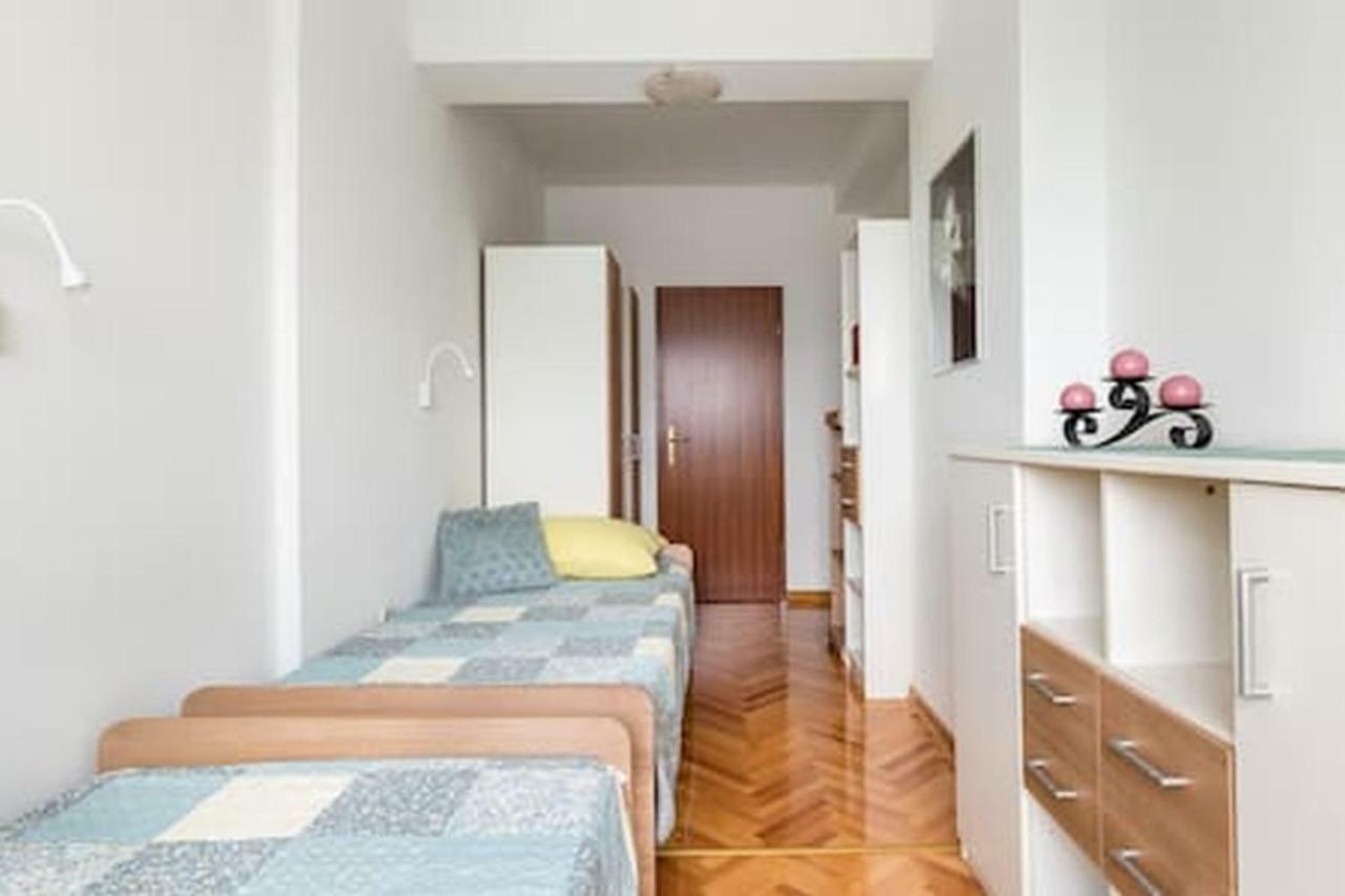 Apartment-center Of Appartement