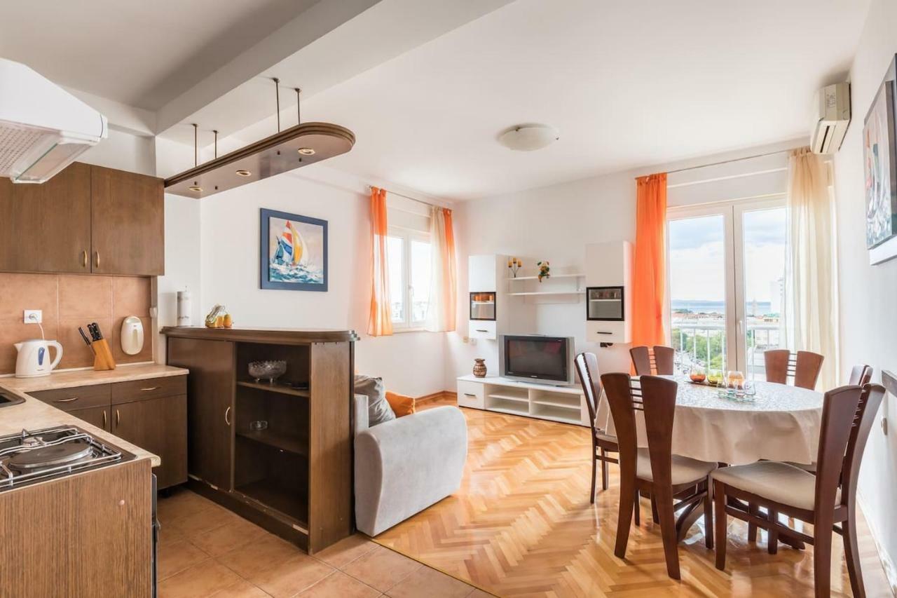 Apartment-center Of Appartement